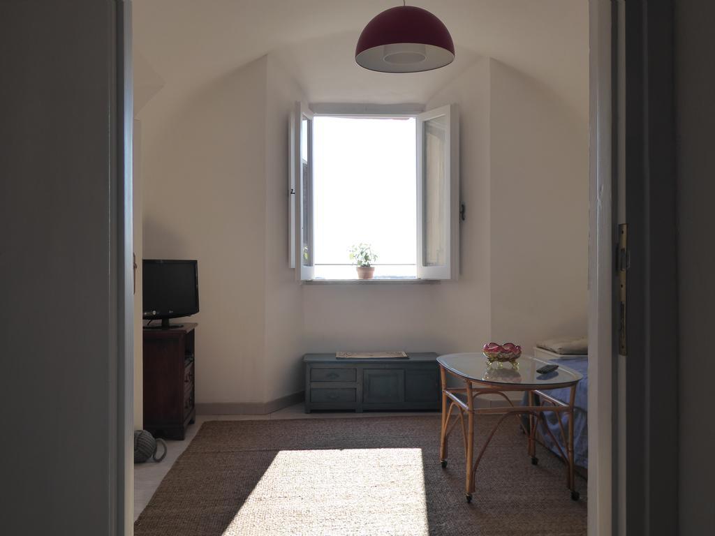 Torrione San Giovanni II 泰拉奇纳 外观 照片